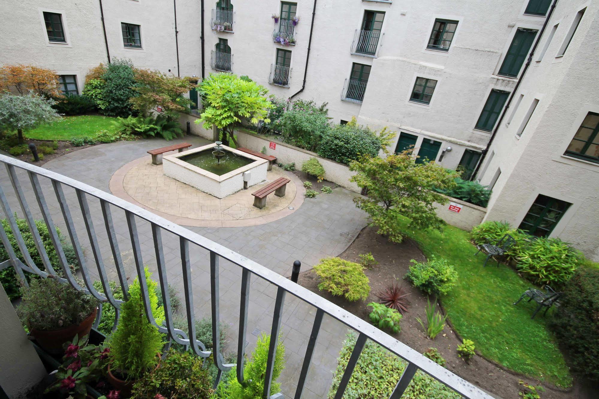 Edinburgh City Center Coady Apartment Sleeps 5 Free Car Park Space Exterior foto